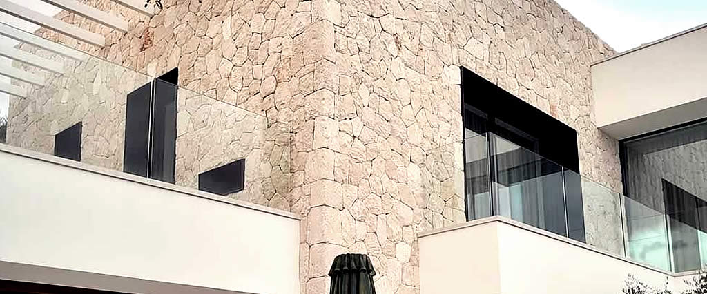 Forrado de muros, fachadas, columnas, en piedra natural en palma de mallorca